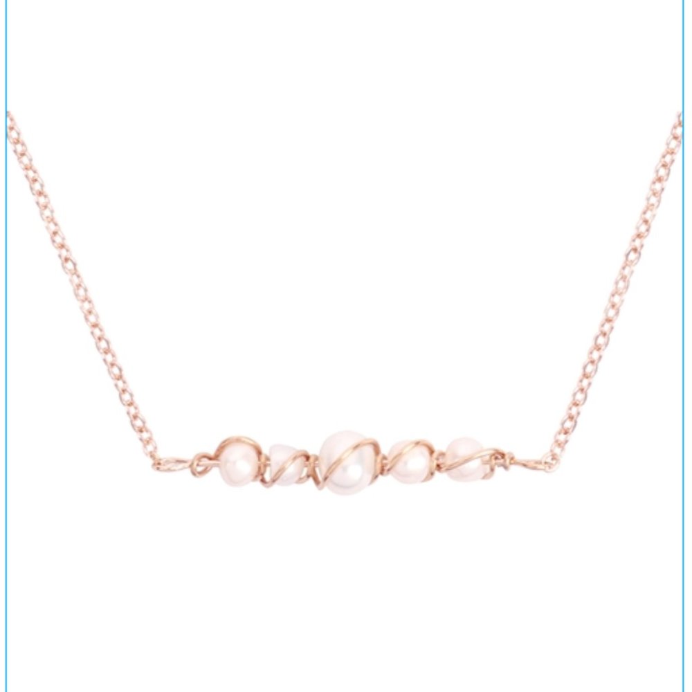 Water Pearl Necklace, Gold